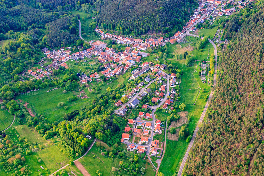 Luftbild: Langenthalstr in Spirkelbach im Bundesland Rheinland-Pfalz in Deutschland. Foto: IMG_57236.jpg vom 30.05.2013 durch Werner Riehm/FLY-FOTO.de