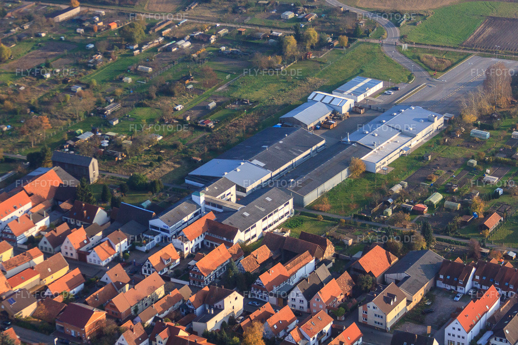 Luftbild: DBK Erweiterung in den Unterkandler Gärten in Kandel im Bundesland Rheinland-Pfalz in Deutschland. Foto: IMG_46428.jpg vom 12.11.2011 durch Werner Riehm/FLY-FOTO.de