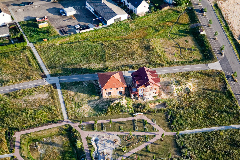 Luftbild: Neubaugebiet Am Höhenweg in Kandel im Bundesland Rheinland-Pfalz in Deutschland. Foto: IMG_11696.jpg vom 25.07.2008 durch Werner Riehm/FLY-FOTO.de