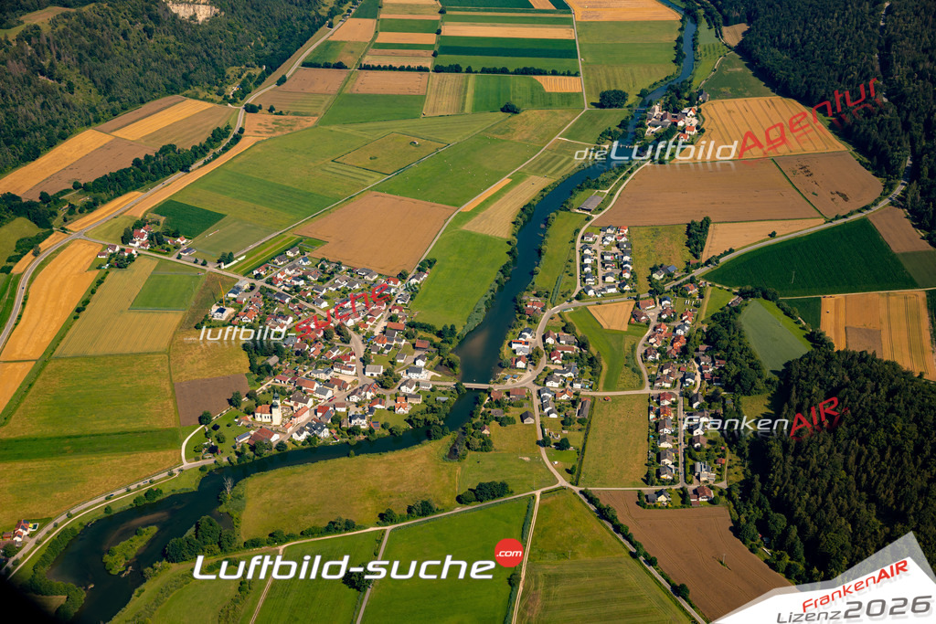 Das Luftbild zeigt : Kottingwörth Beilngries - Die Luftaufnahme wurde 2024 vom UL-Flugzeug aus erstellt ( keine Drohne ) - Hochauflösende Luftaufnahme - Für grossformatige Ausdrucke geeignet. Die Geschenkidee !Mit Lizenz und Bildrechte bestellbar