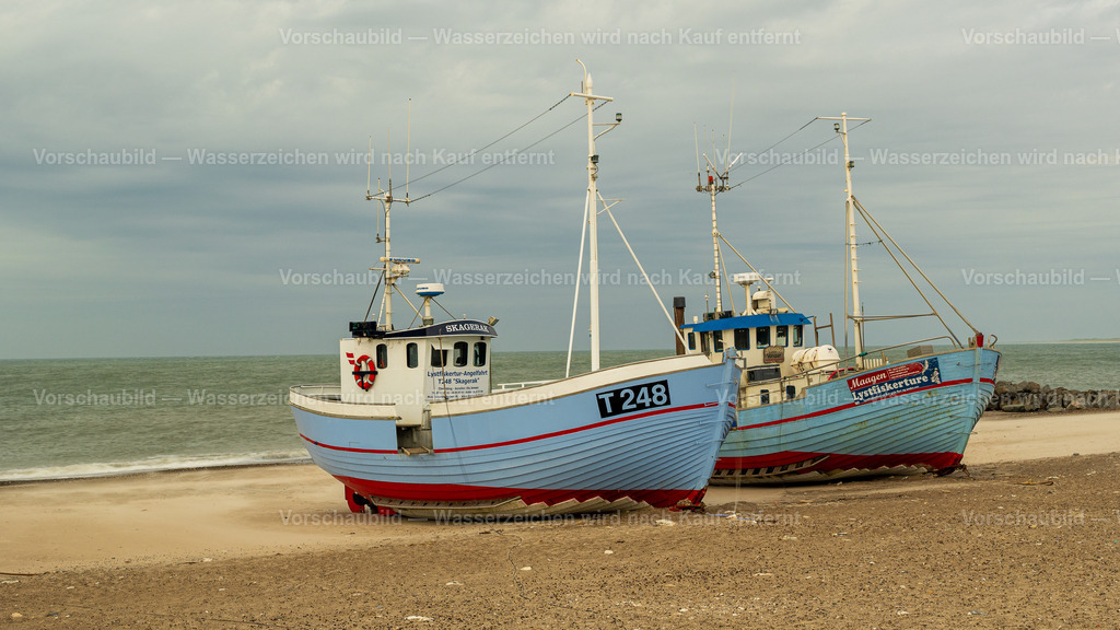 Fischerboote am Strand | In Jütland, Dänemark - Realisiert mit Pictrs.com