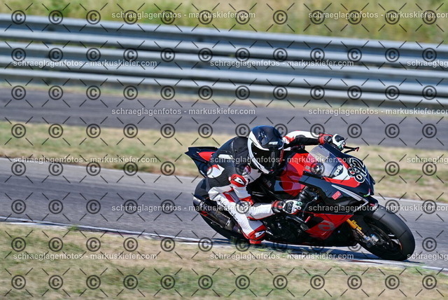 26bt04-0090 | markuskiefer.com - Realisiert mit Pictrs.com