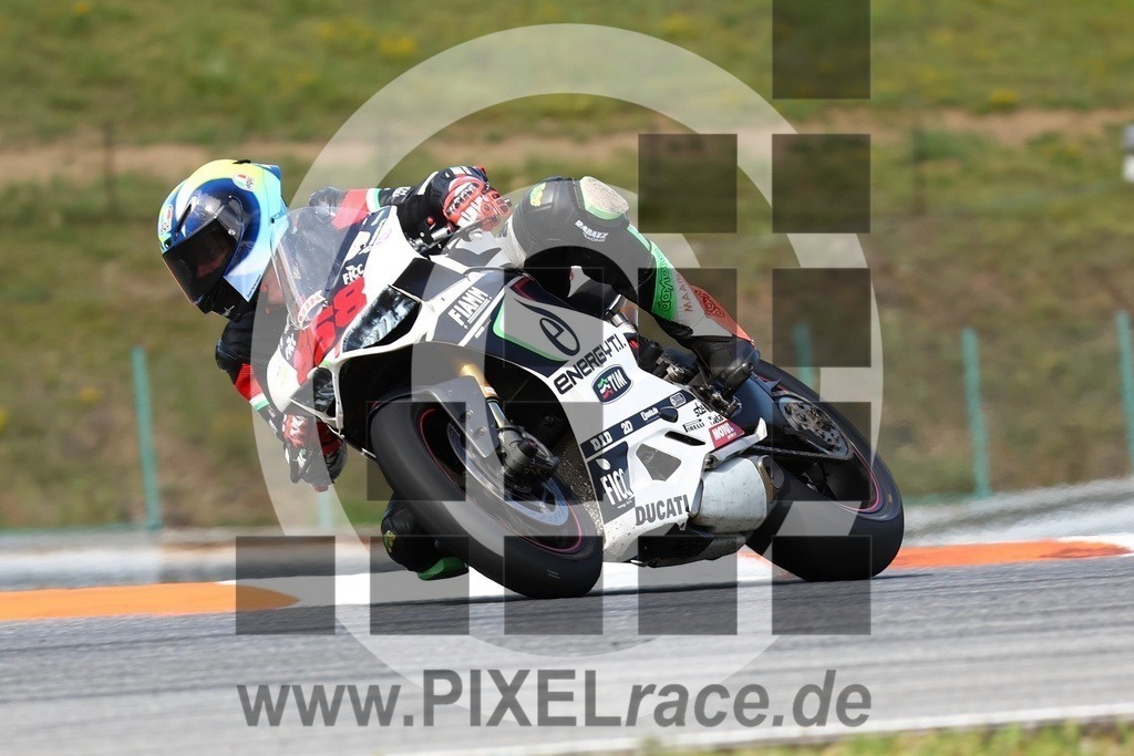 0858-20240617_12027 | Schöne Erinnerungen an spannende Momente - das festzuhalten ist unser Job. PIXELrace.de ist seit 2003 auf den Rennstrecken Europas unterwegs um die Action draußen beim Fahren und die wunderbare Stimmung imm Fahrerlager für euch einzufangen.