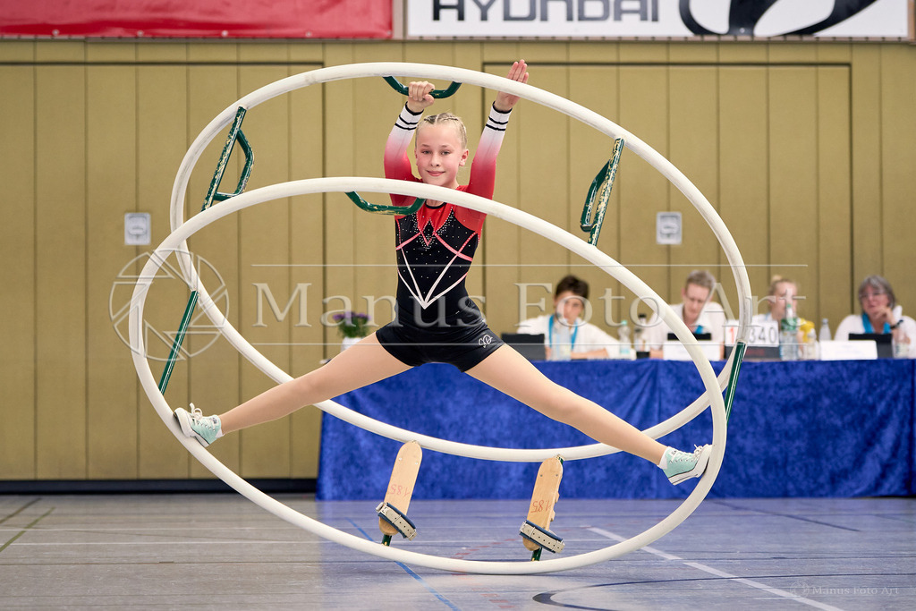 B-DSC01857 | Professionelle Sportfotografie in Hamburg, Schleswig-Holstein und Niedersachsen – spezialisiert auf Rhönrad, Geräteturnen, Leistungsturnen und rhythmische Sportgymnastik. Bundesweite Begleitung von Rhönrad-Events. Jetzt Sport-Fotos - Realisiert mit Pictrs.com