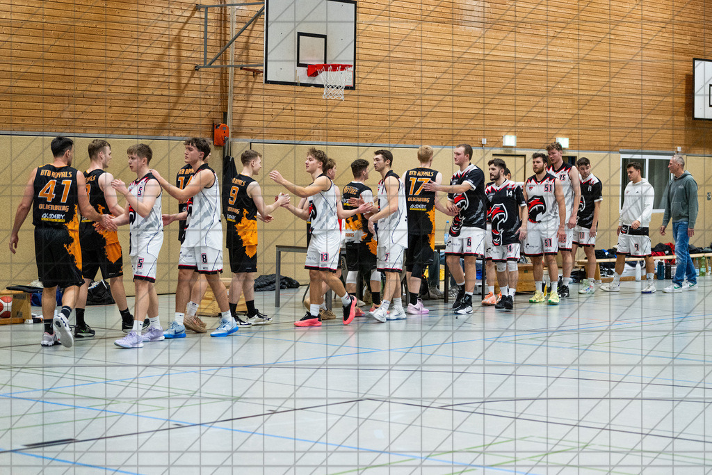 2. Regionalliga West | 07.12.2024 | TuS Bad Essen vs. BTB Royals Oldenburg | 2. Regionalliga West | 07.12.2024 | TuS Bad Essen vs. BTB Royals Oldenburg - - - - - CREDIT, www.bullenfotos.de, Martin König, Hörner Weg 40, D-49078 Osnabrück, +4917663732967, Nutzung und Weitergabe nur zu den vereinbarten Zwecken. Presseanfragen an Urheber. Alle Rechte beim Urheber. - - - - - - Realisiert mit Pictrs.com