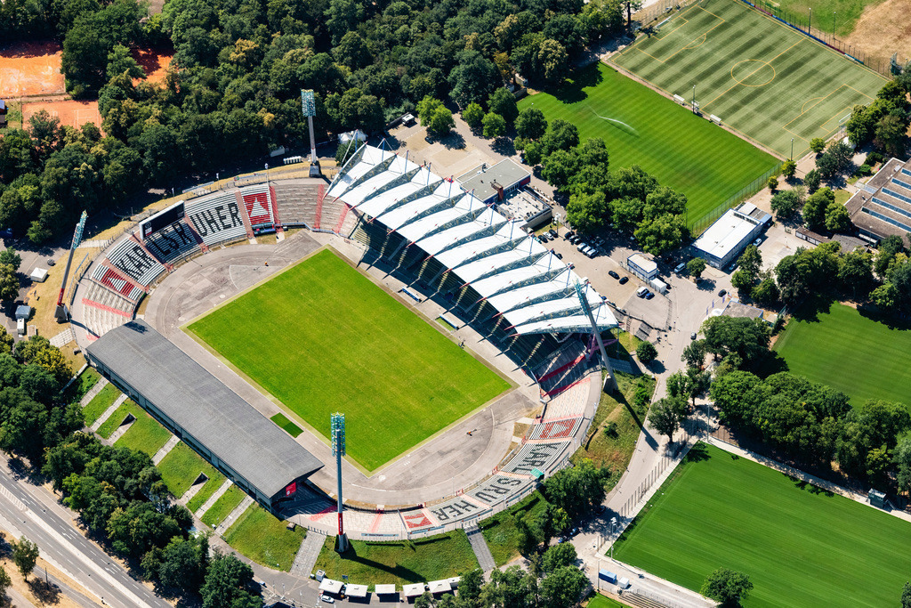 dr__dsc7716.jpg | KARLSRUHE 03.07.2018 Sportstätten-Gelände der Arena des Stadion Wildparkstadion des Karlsruher Sport-Club e.V. am Adenauerring in Karlsruhe im Bundesland Baden-Württemberg, Deutschland. Weiterführende Informationen bei: FKS GENERALPLANER GmbH,  HAAG INGENIEURE Büro für Baustatik. // Sports facility grounds of the Arena stadium Wildparkstadion on Adenauerring in Karlsruhe in the state Baden-Wurttemberg, Germany. Further information at: FKS GENERALPLANER GmbH,  HAAG INGENIEURE Buero fuer Baustatik. Foto: Daniel Reiter