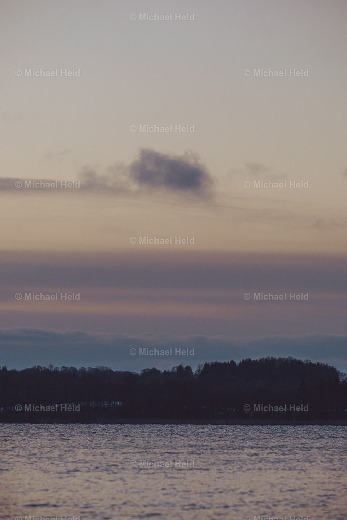 Sonnenaufgang am Selenter See | Profi-Fotos über Schleswig-Holstein und dem ganzen Norden für Büro, Hotel, Ferienhaus, Ferienwohnung, Wohnzimmer, Arztpraxis uvm. jetzt bestellen. - Realisiert mit Pictrs.com