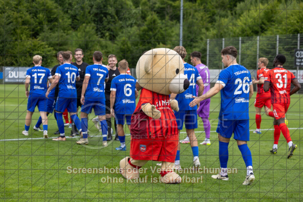 20250706_153304_0745 | #,TSG Salach (blau) vs. 1.FC Heidenheim (rot), Fußball, Freundschaftsspiel - WfV, Saison 2025/2026, Rasensportplatz, Staufenecker Str. 41, 73084 Salach, 06.07.2025 - 15:30 Uhr,Foto: PhotoPeet-Sportfotografie/Peter Harich