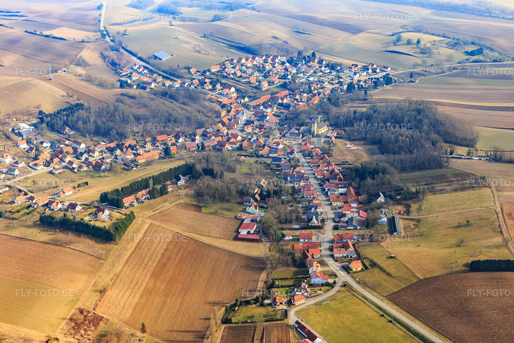 Luftbild: Ortsansicht von Westen in Neewiller-près-Lauterbourg im Bundesland Bas-Rhin in Frankreich. – Foto: IMG_096924.jpg vom 19.02.2017 durch Werner Riehm/FLY-FOTO.de – Auflösung des Originals: 5472 x 3648 px