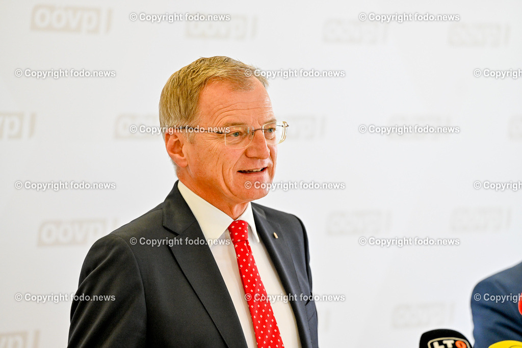 Pressekonferenz OeVP Oberoesterreich_ OOeVP-Kandidatenteam für die Nationalratswahl 2024_ 01.07.2024-35 | 01.07.2024, Linz, AUT, Pressekonferenz OeVP Oberoesterreich, OOeVP-Kandidatenteam für die Nationalratswahl - Stark fuer Oberoesterreichs Interessen, im Bild LH Thomas Stelzer (VP, Landeshauptmann Ooe)