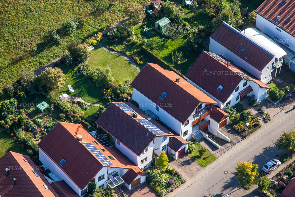 Luftbild: Mozartstr im Ortsteil Langensteinbach in Karlsbad im Bundesland Baden-Württemberg in Deutschland. Foto: IMG_45220.jpg vom 21.09.2011 durch Werner Riehm/FLY-FOTO.de