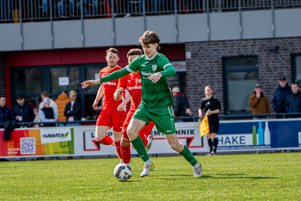 Fußball I Herren I Saison 2025-2026 I Bezirksliga Weser-Ems 4 I 26. Spieltag I VFL Oythe - SV Hansa Friesoythe I 20026 | jns.sportfotos - Realisiert mit Pictrs.com