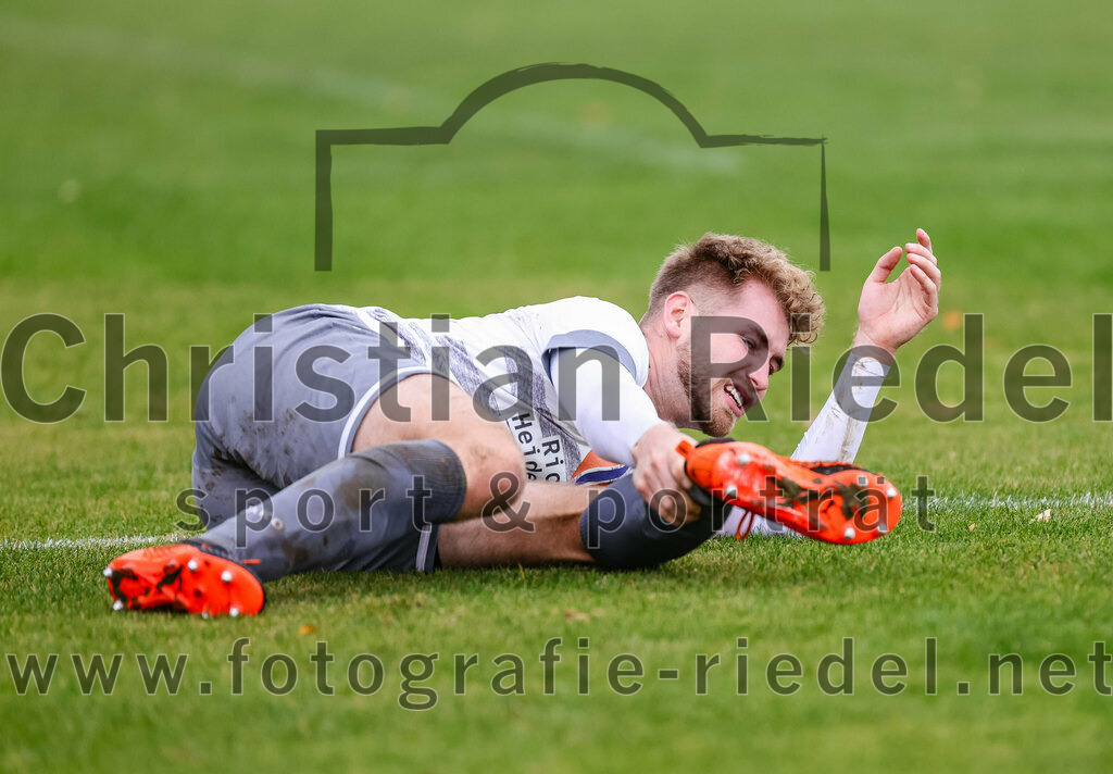 2023-10-15_057_SV_Eintracht_Berglern_gegen_FC_Tuerkguecue_Erding | Berglern, Deutschland, 15.10.2023:
Fußball, Kreisklasse 2023 / 2024, 10. Spieltag, SV Eintracht Berglern gegen FC Türkgücü Erding, Endergebnis: 1:0

Maurice Steck (SV Eintracht Berglern, #11)

Foto: Christian Riedel / fotografie-riedel.net