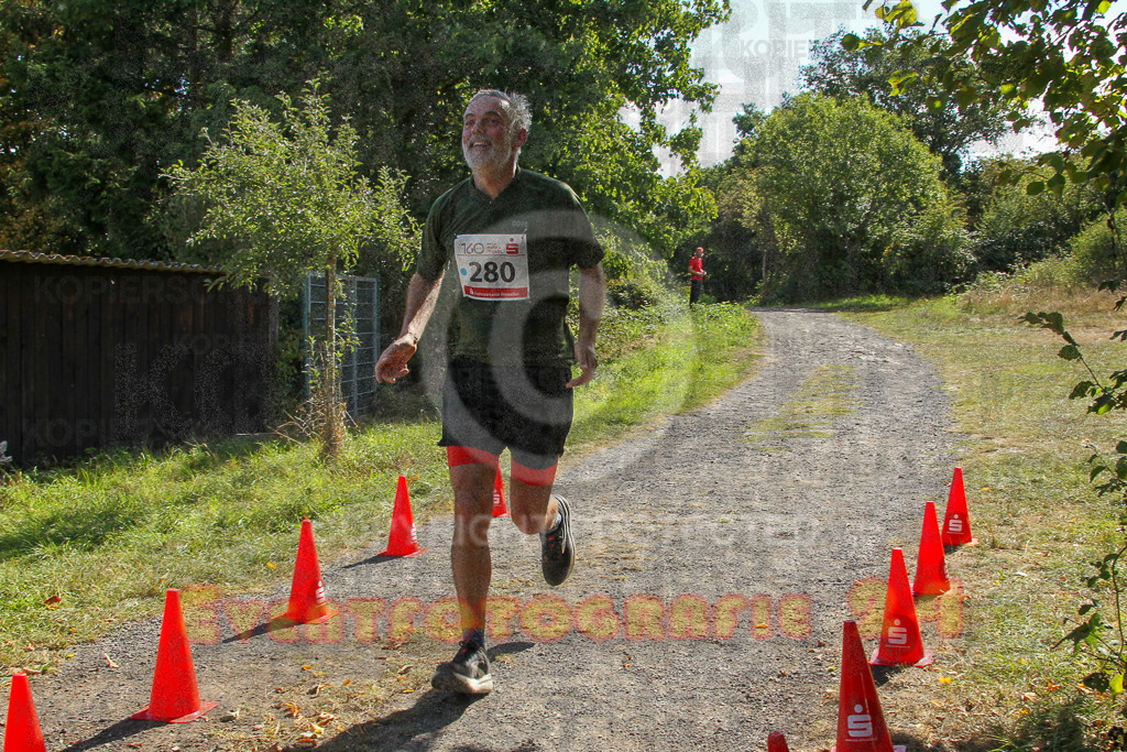 250830_1132_EV4_3476 | Sportfotografie im Rhein-Sieg Kreis, Köln, Bonn, NRW, Rheinland Pfalz, Hessen, etc. Unser Tätigkeitsfeld umfasst den Laufsport vom Volkslauf über den Marathon, Duathlon, Triathon bis zum Ultralauf wie Kölnpfad Ultra oder Schindertrail.