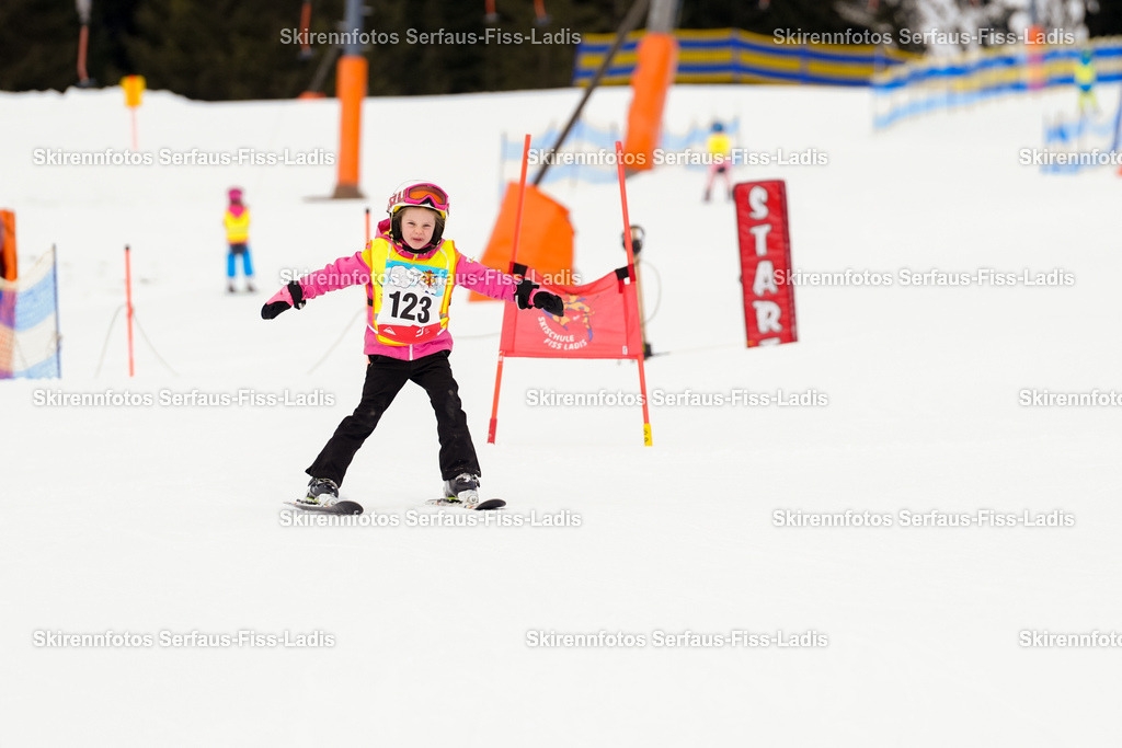SRF_02.01.2026_0063 | Skirennfotos,Serfaus,Fiss,Ladis,Kinderskirennen,Winter,Tirol,Oberland,skirace,SFL,feelfree,weil wir's genießen,ski,Ski,skifahren,Sonnenplateau, - Realisiert mit Pictrs.com