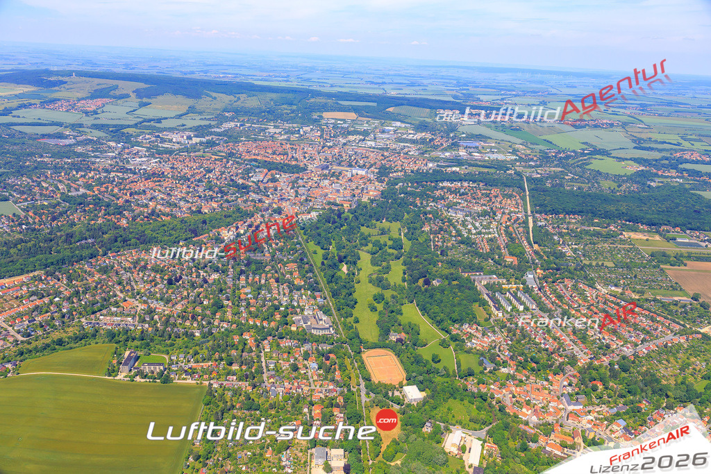 Die Luftaufnahme der Stadt Weimar wurde vom UL-Flugzeug heraus erstellt ( keine Drohne )- hohe Auflösung für beste Qualität