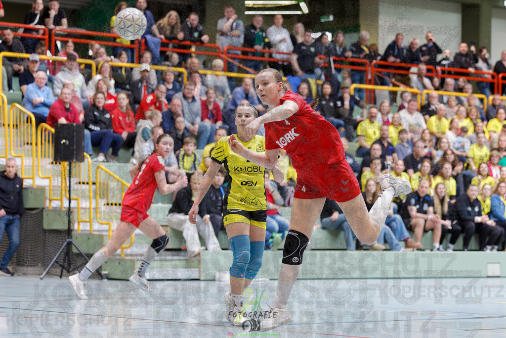 Hessenmeisterschaft wJC - Finale; HSG Kleenheim - HSG Weiterstadt/ Braunsh.Worf. | Hessenmeisterschaft wJC - Finale; HSG Kleenheim - HSG Weiterstadt/ Braunsh.Worf. am 22.03.2025 in Biedenkopf (Sporthalle Lahntalschule)Photo © 2025 - Jörg Heinrich - Realisiert mit Pictrs.com