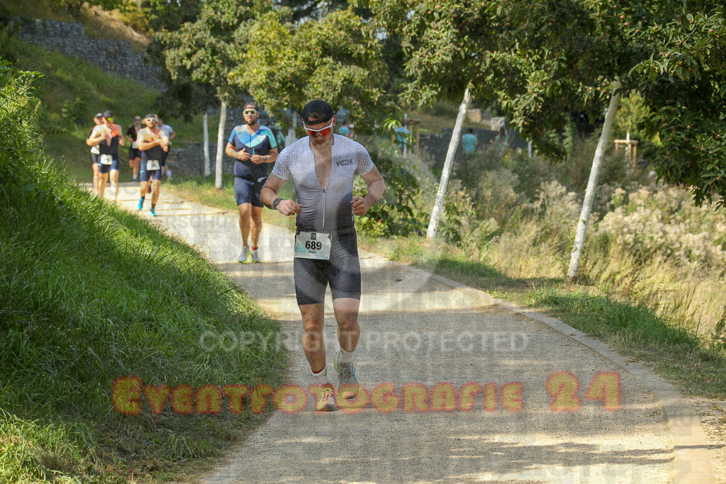 250824_1439_EX1_7026 | Sportfotografie im Rhein-Sieg Kreis, Köln, Bonn, NRW, Rheinland Pfalz, Hessen, etc. Unser Tätigkeitsfeld umfasst den Laufsport vom Volkslauf über den Marathon, Duathlon, Triathon bis zum Ultralauf wie Kölnpfad Ultra oder Schindertrail.