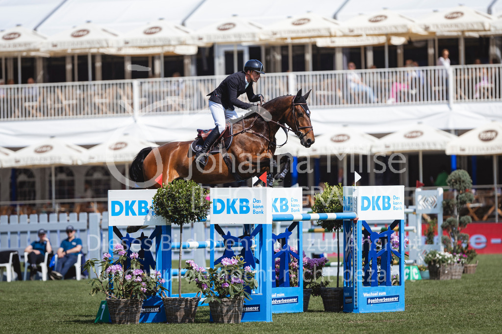 240510_Hamburg_YoungsterTour8y-215 | Deine schönsten Turniermomente als professionelle Fotos! Entdecke hochwertige Pferdesport-Fotografie im Online-Shop. Jetzt Fotos finden & bestellen!