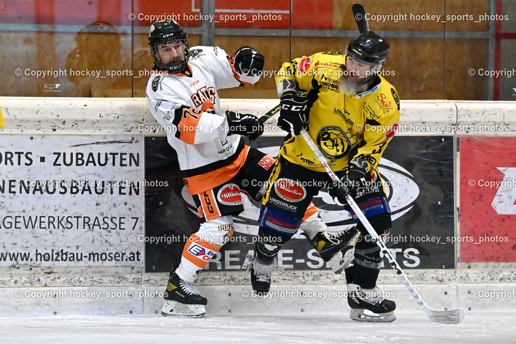 EC Hornets Spittal vs. USC Piraten Velden 18.2.2024 | #72 Wachter Daniel USC Velden, #33 Kabas Michael EC Hornets Spittal, EC Hornets Spittal vs. USC Piraten Velden 18.2.2024, EC Hornets Spittal vs. USC Piraten Velden 18.2.2024 am 18.02.2024 in Spittal an der Drau (Eissportzentrum Spittal), Austria, (Photo by Bernd Stefan)
