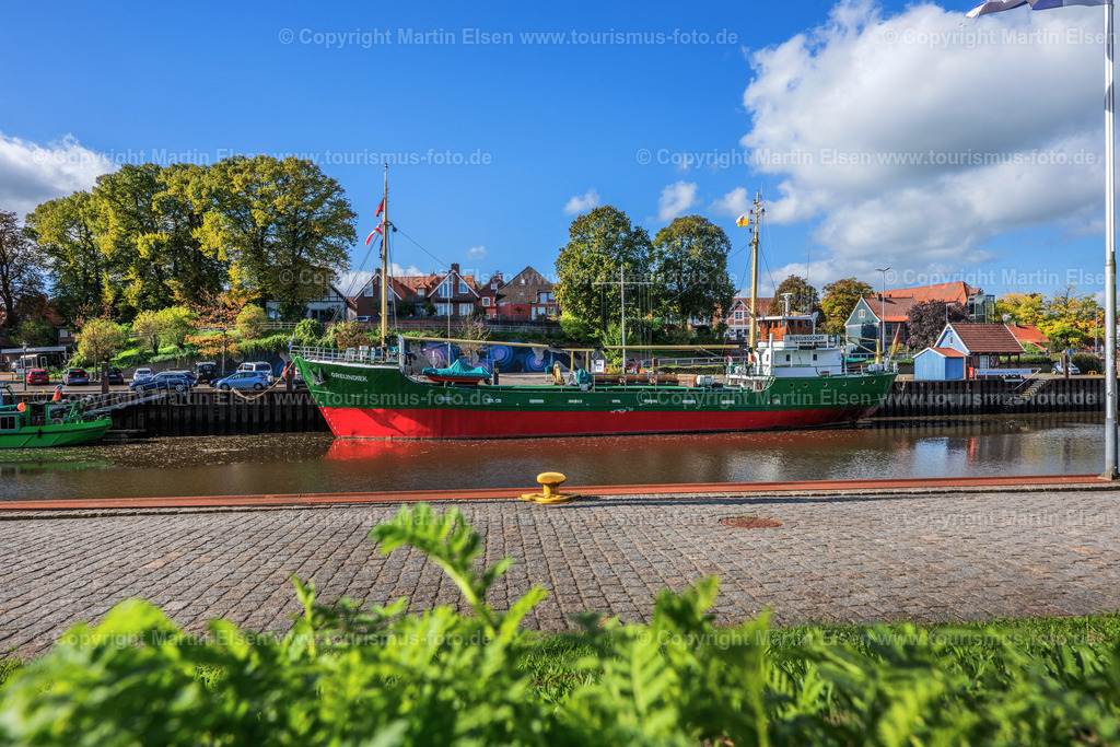 Stade Hafencity Museums Schiff Greundiek Herbst_ELS_7837041026 | Fotos aus den Touristenorten aus Norddeutschland. - Realisiert mit Pictrs.com