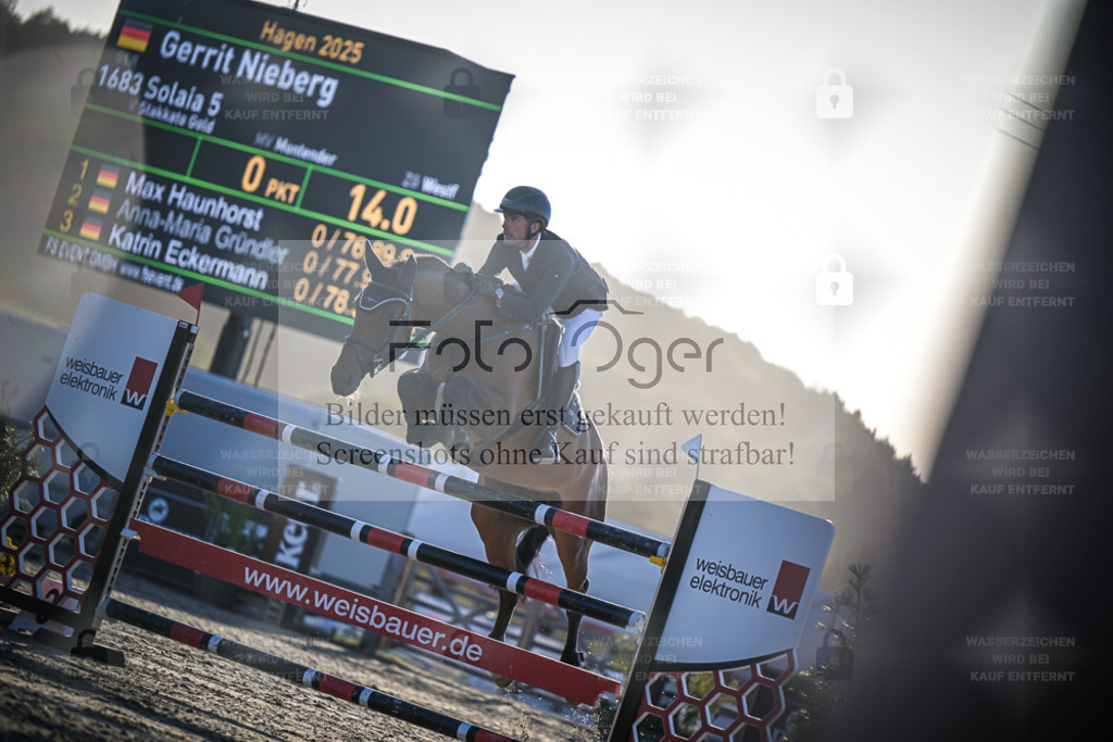 DOS_2559 | Entdecke hochwertige Reitturnierfotos von Foto Oger. Professionell, emotional und authentisch – jetzt Lieblingsmomente im Shop bestellen. - Realisiert mit Pictrs.com