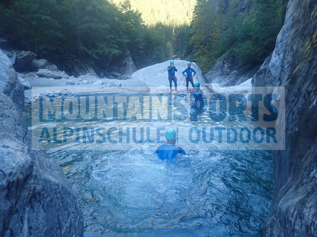 P2010027 | Bestelle die Bilder deines Berg- oder Wasser-Abenteuers mit Mountain Sports bequem von zu Hause aus direkt über unseren Online Fotoshop von pictrs.com. - Realisiert mit Pictrs.com