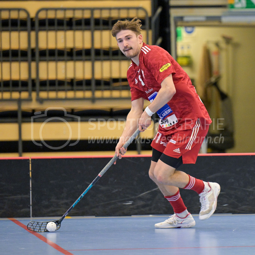 Lillan IBK vs Strängnäs IBK - 17. März 2024 | Lillan IBK vs Strängnäs IBK
Idrottshuset Örebro, Arenahallen, Örebro
Tim Aeschimann (#81 Strängnäs IBK).
Bild: Sportfotografie Markus Aeschimann | www.markus-aeschimann.ch - Realisiert mit Pictrs.com