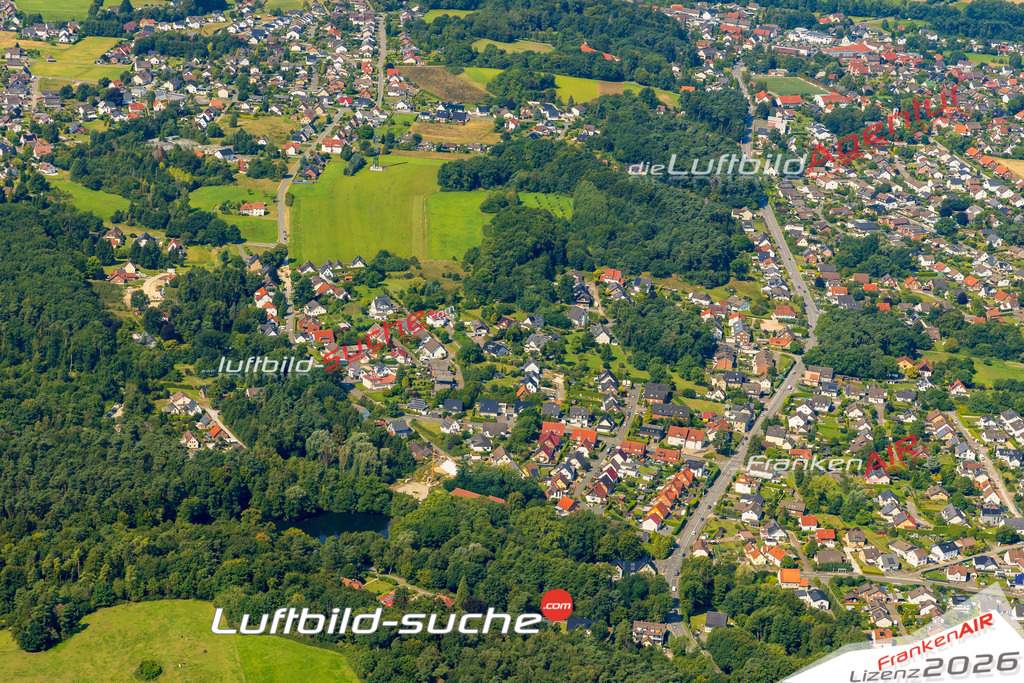 Klassische Luftaufnahme ohne Drohne zeigt:Pivitsheide Vogtei Heiden bei Detmold - Die Luftbildaufnahme wurde 2025 vom UL-Flugzeug heraus erstellt ( keine Drohnenaufnahme ) - Hochauflösende Luftaufnahme -Nicht vergleichbar mit Google Maps oder Satelittenbilder- Die Geschenkidee !Mit Lizenz und Bildrechte bestellbar