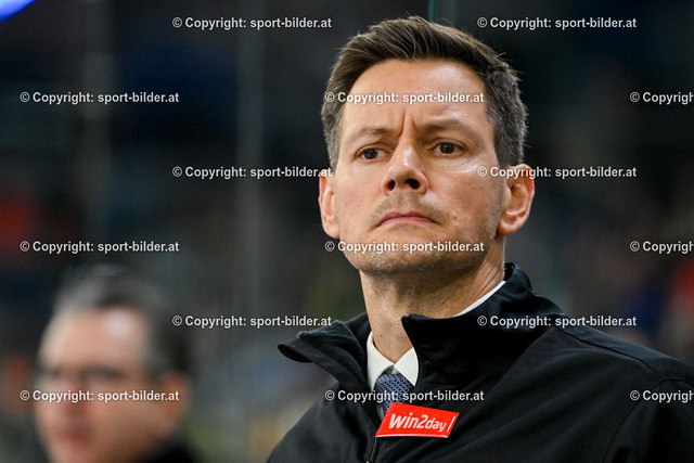 AUT, ICE, Black Wings Linz (AUT) vs Fehervar AV 19 (HUN) | 22.12.2023, Eishalle Linz, AUT, ICE Eishockey Liga, Black Wings Linz (AUT) vs Fehervar AV 19 (HUN), im Bild Philipp Lukas, Head Coach EHC Black Wings Linz (BWL)


// ICE win2day Hockey League Match between Black Wings Linz (AUT) vs Fehervar AV 19 (HUN) in Linz, Austria on 2023/12/22