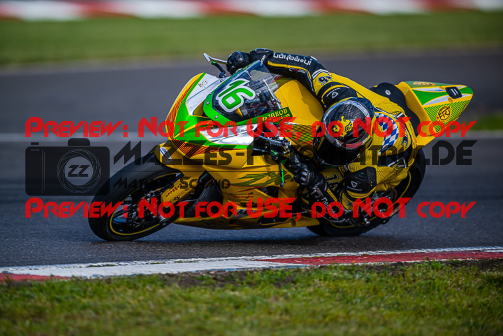 MaZZes_FotoMatrix_220506_93159 | Fotograf Mathias Schmid
Sportfotograf,
Eventfotograf,
Hochzeitsfotograf,
Portraitfotograf