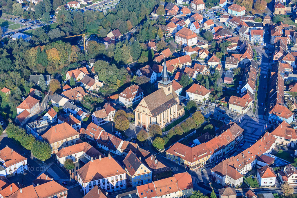 Aerial view: Church of the Trinity Lauterbourg in the district Neulauterburg in Lauterbourg in the state Bas-Rhin, France. – Photo: IMG_45992.jpg taken on 10/23/2011 by Werner Riehm/FLY-FOTO.com – Resolution of the original: 4350 x 2900 px