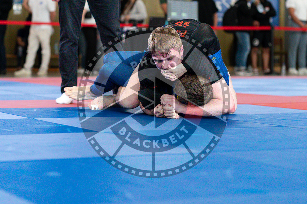 20250510PBB4505 | Athletes compete during the JJLG Berlin Open Jiu-Jitsu Championship on May 10, 2025 in Berlin, Germany. © Chiara Dazi / photoblackbelt