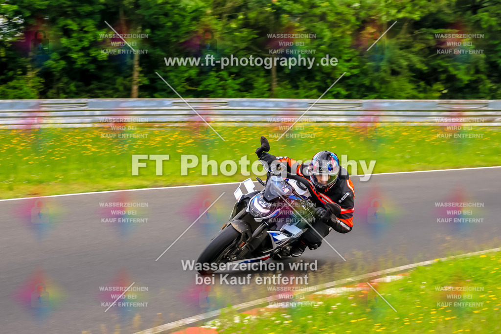 VBK-7118 | Hier findet Ihr Bilder von Touristenfahrten auf der Nürburgring Nordschleife oder von anderen Veranstaltungen die ich besucht habe. Viel Spass beim Durch Schauen 