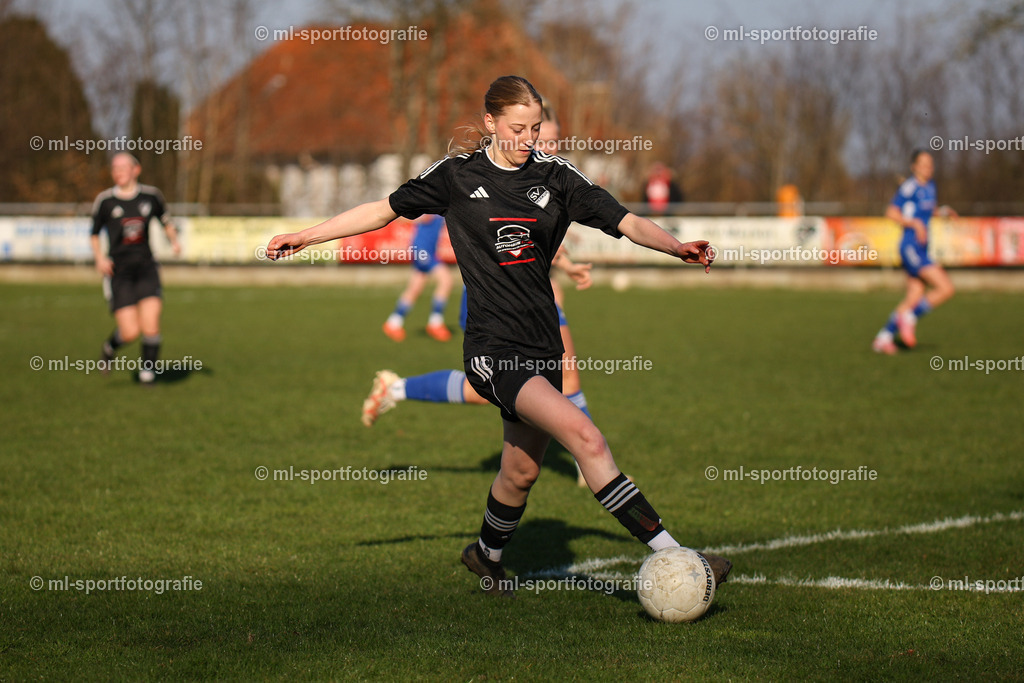 Fußball I Frauen I Saison 2025/2026 I Oberliga Schleswig-Holstein I 14. Spieltag I Merkur Hademarschen - SSC Hagen Ahrensburg | ml-sportfotografie - Realisiert mit Pictrs.com
