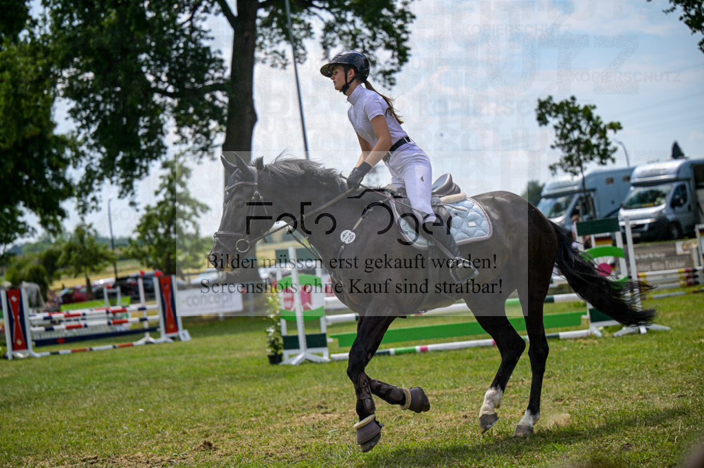 Reitturnier Voxtrup | Entdecke hochwertige Reitturnierfotos von Foto Oger. Professionell, emotional und authentisch – jetzt Lieblingsmomente im Shop bestellen.Deutschlandweite Turnierfotografie. - Realisiert mit Pictrs.com