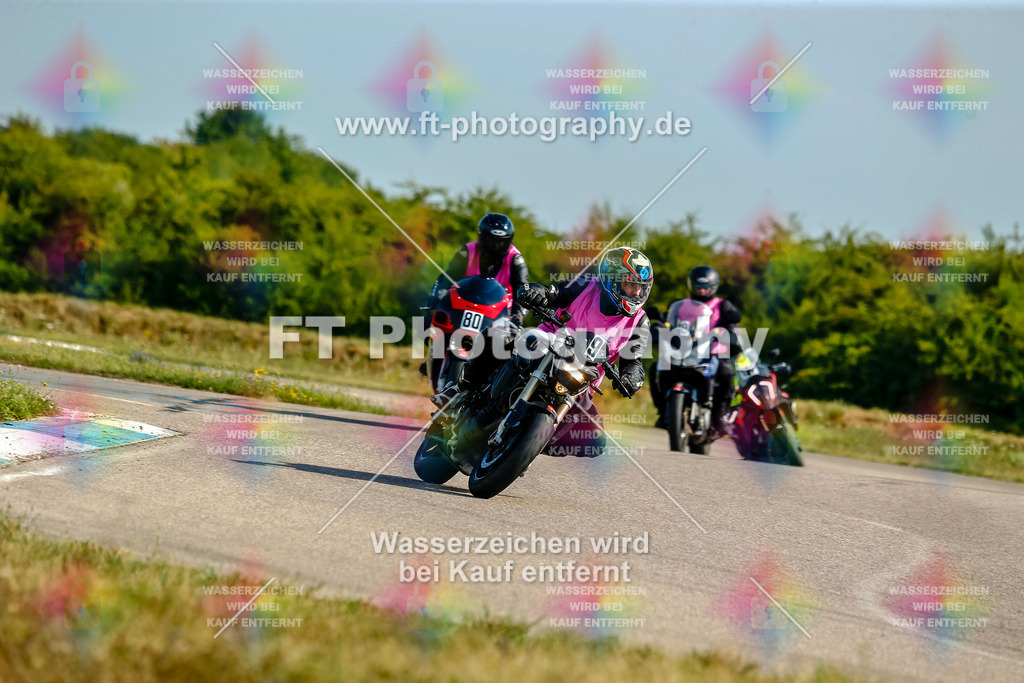 Chambley Juli-0496 | Hier findet Ihr Bilder von Touristenfahrten auf der Nürburgring Nordschleife oder von anderen Veranstaltungen die ich besucht habe. Viel Spass beim Durch Schauen 