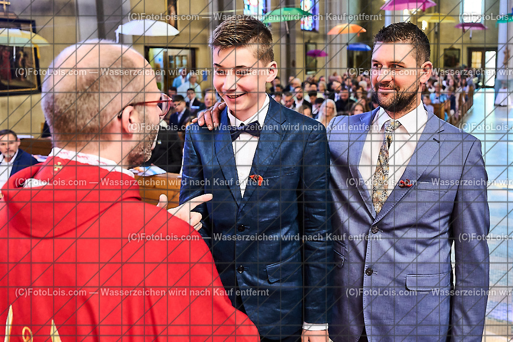 ALP1212_PfarrFirmung Wieselburg_Firmvorgang | (C)FotoLois.com, Alois Spandl, Firmung in der Pfarrkirche Wieselburg mit Generalvikar Dr. Christoph Weiss, Dechant Pfarrer Daniel Kostrzycki und Monignore Franz Dammerer, Sa 15. Juni 2024.