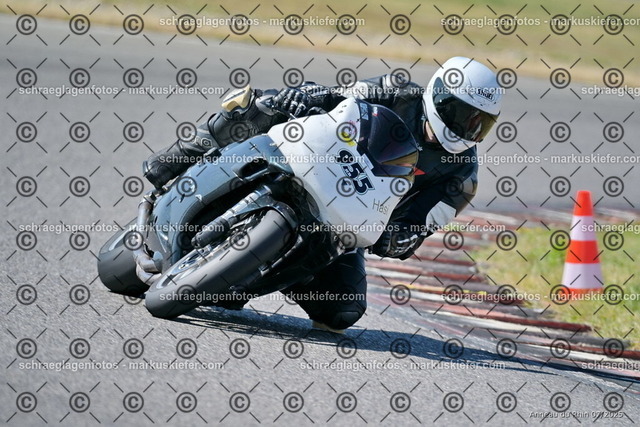 25bt04-0257 | markuskiefer.com - Realisiert mit Pictrs.com