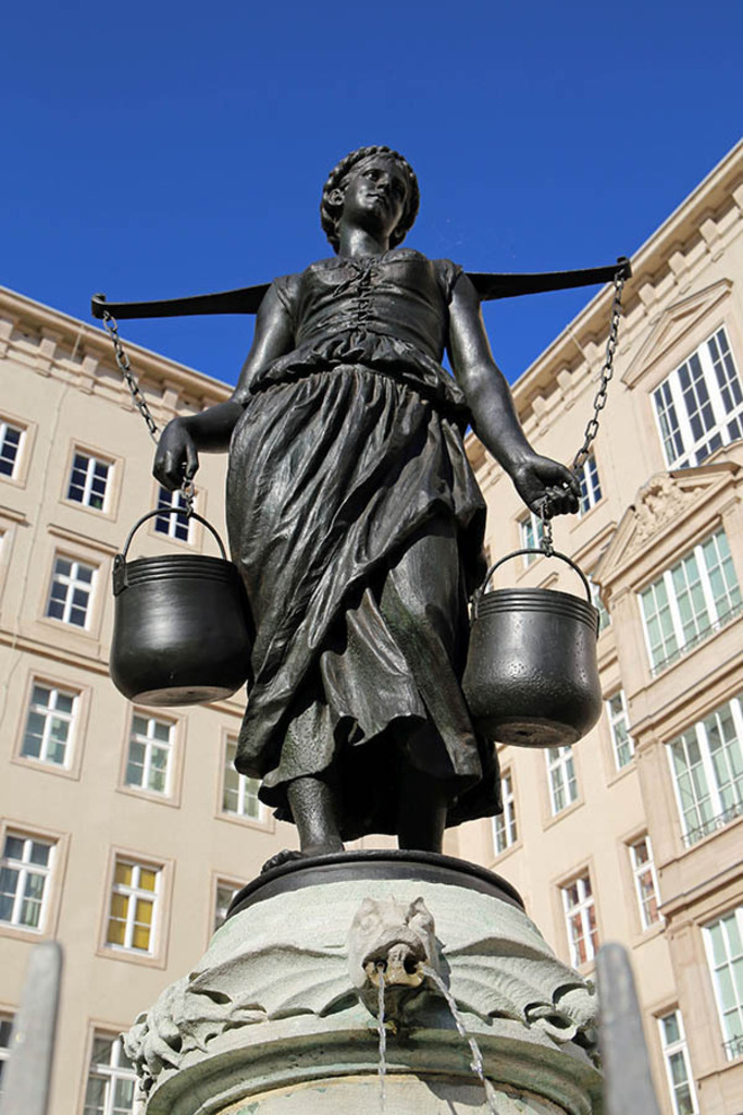 Foto: Leipzig - Mägdebrunnen | Das Team hinter BILDLEXIKON LEIPZIG bündelt historische wie aktuelle Informationen über die Stadt Leipzig in Text und Bild auf einer Plattform und stellt diese der interessierten Öffentlichkeit zur Verfügung.