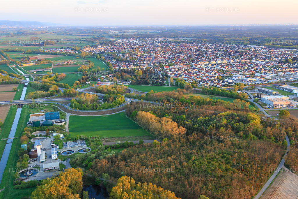 Luftbild: Kläranlage Lorsch und Biogas Lorsch GmbH&Co.KG in Lorsch im Bundesland Hessen in Deutschland.Foto: IMG_077904.jpg vom 23.04.2015 durch Werner Riehm/FLY-FOTO.delorsch.de | KläranlageEnergieSTARK 1 - Energiegenossenschaft Starkenburg
