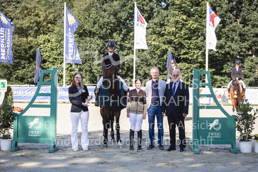 240714_BHO_M1-Spr-146 | Deine schönsten Turniermomente als professionelle Fotos! Entdecke hochwertige Pferdesport-Fotografie im Online-Shop. Jetzt Fotos finden & bestellen!