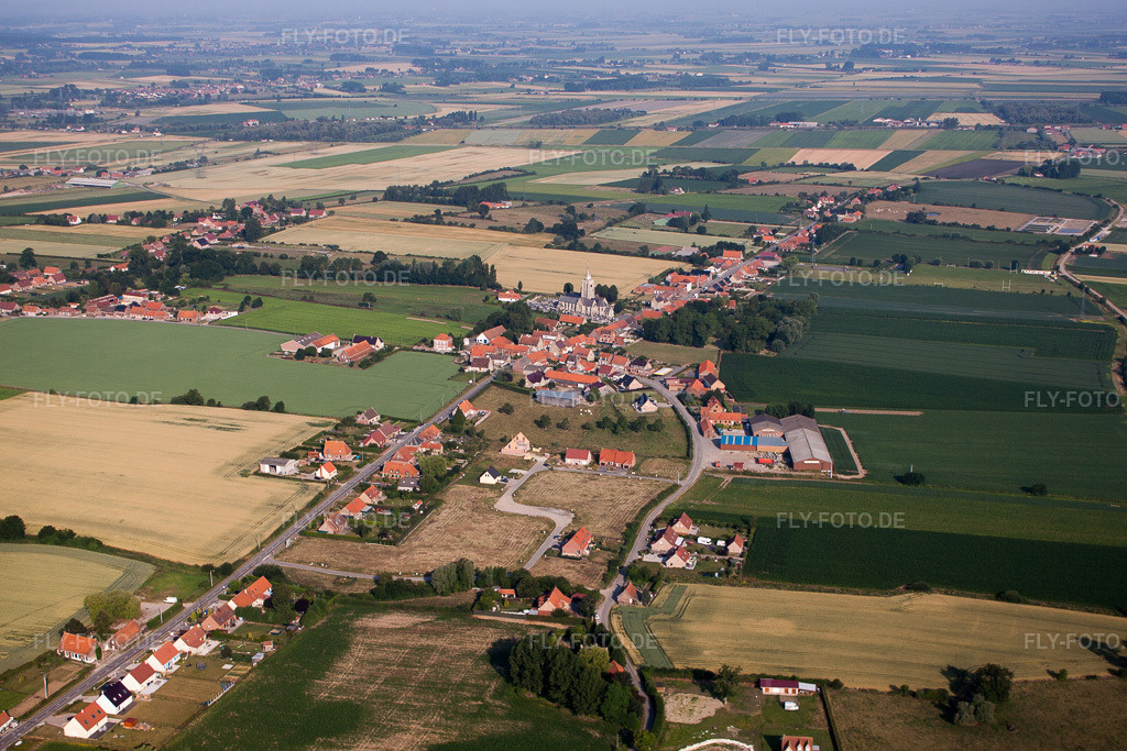 Luftbild: Ortsansicht in Millam im Bundesland Nord in Frankreich. Foto: IMG_58962.jpg vom 22.07.2013 durch Werner Riehm/FLY-FOTO.de