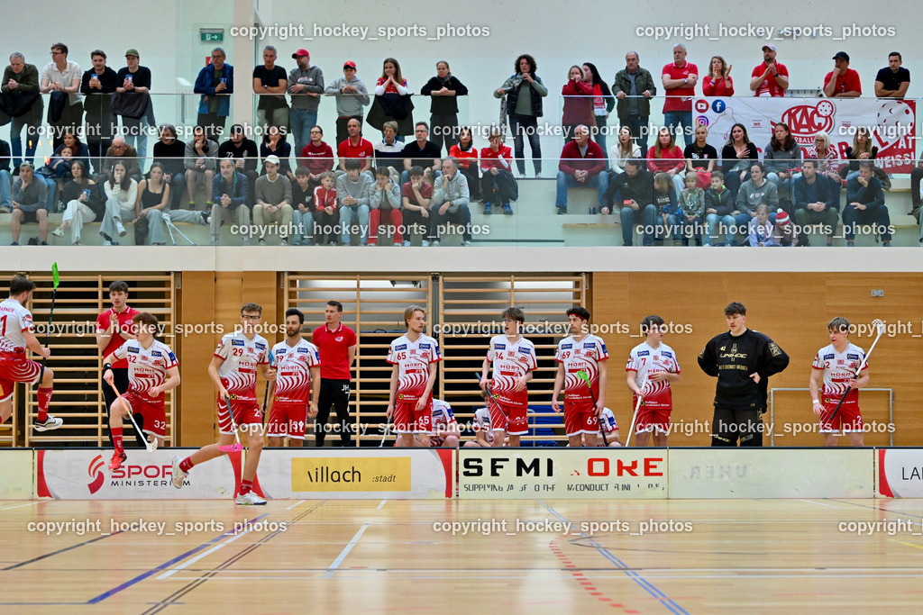 VSV Unihockye vs. KAC Floorball | KAC Fans, Besucher Ballspielhalle St. Martin, KAC Floorball Spielerbank, VSV Unihockye vs. KAC Floorball, VSV Unihockye vs. KAC Floorball am 13.04.2025 in Villach (Ballspielhalle St. Martin), Austria, (Photo by Bernd Stefan)