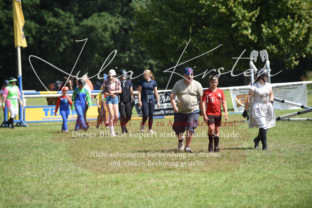 DSC_0136 | Pferde- und Turnierfotografie in Westsachsen. Pferdeportraits, Auftragszeichnungen und intuitive Kunst.