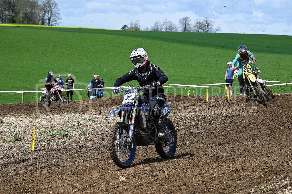 Motocross Schlatt bei Winterthur - 29. April 2023 | #12 Weibel Nicola aus Hauptwil (CH) auf Yamaha in der Kategorie MX2 am Motocross Schlatt bei Winterthur, 29. April 2023.
Instagram: @mx_schlatt | @mc_wila | @sam_schweiz
Bild: Sportfotografie Markus Aeschimann | www.markus-aeschimann.ch - Realisiert mit Pictrs.com