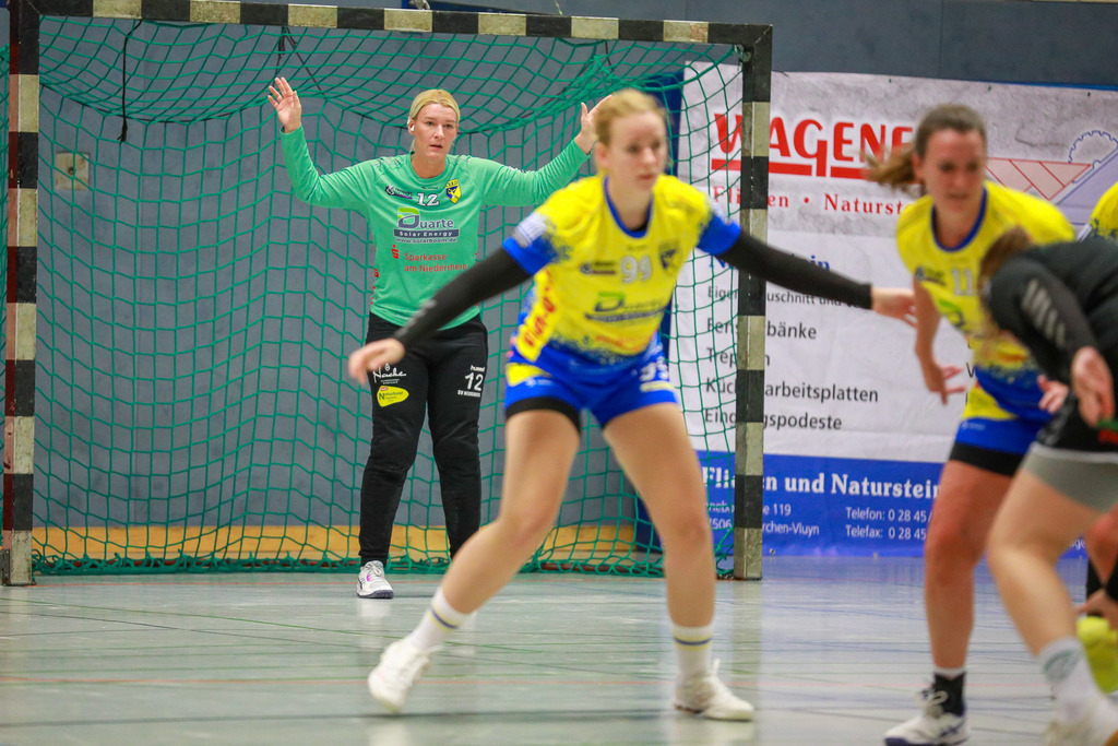 SVN_TvVoerde_021124_063 | Bildergalerie von Sport-Ereignissen aber auch von weiteren spannenden Dingen - nicht nur vom Niederrhein. In Anlehnung an den bekannten Spruch von Hanns Dieter Hüsch heißt das Motto: "Niederrhein ist überall".  - Realisiert mit Pictrs.com