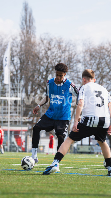 juv_lut_fmachado-0102 | Images from the Juniors B match between Juventus Academy and FC Lutry, played on 18 March 2026 in Lutry, Switzerland, featuring players, coaching staff and match action throughout the game.