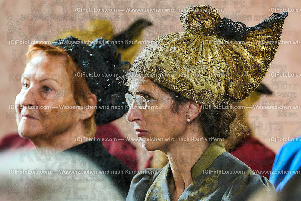 ALP0227_XXXIX_Chopin-Festival_Goldhaubengruppe_Boegl Hildegard | (C)FotoLois.com, Alois Spandl, XXXIX. internationales CHOPIN-Festival in der Kartause Gaming, Eröffnung des Festivals mit Einmarsch der Goldhaubengruppe Lackenhof mit der Musikkapelle Gaming sowie den Ehrengästen und Eröffnungsansprachen in der Barockbibliothek, Fr 4. August 2023.