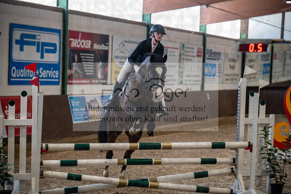 Hallenreittunier Voxtrup 2023 | Entdecke hochwertige Reitturnierfotos von Foto Oger. Professionell, emotional und authentisch – jetzt Lieblingsmomente im Shop bestellen.Deutschlandweite Turnierfotografie. - Realisiert mit Pictrs.com